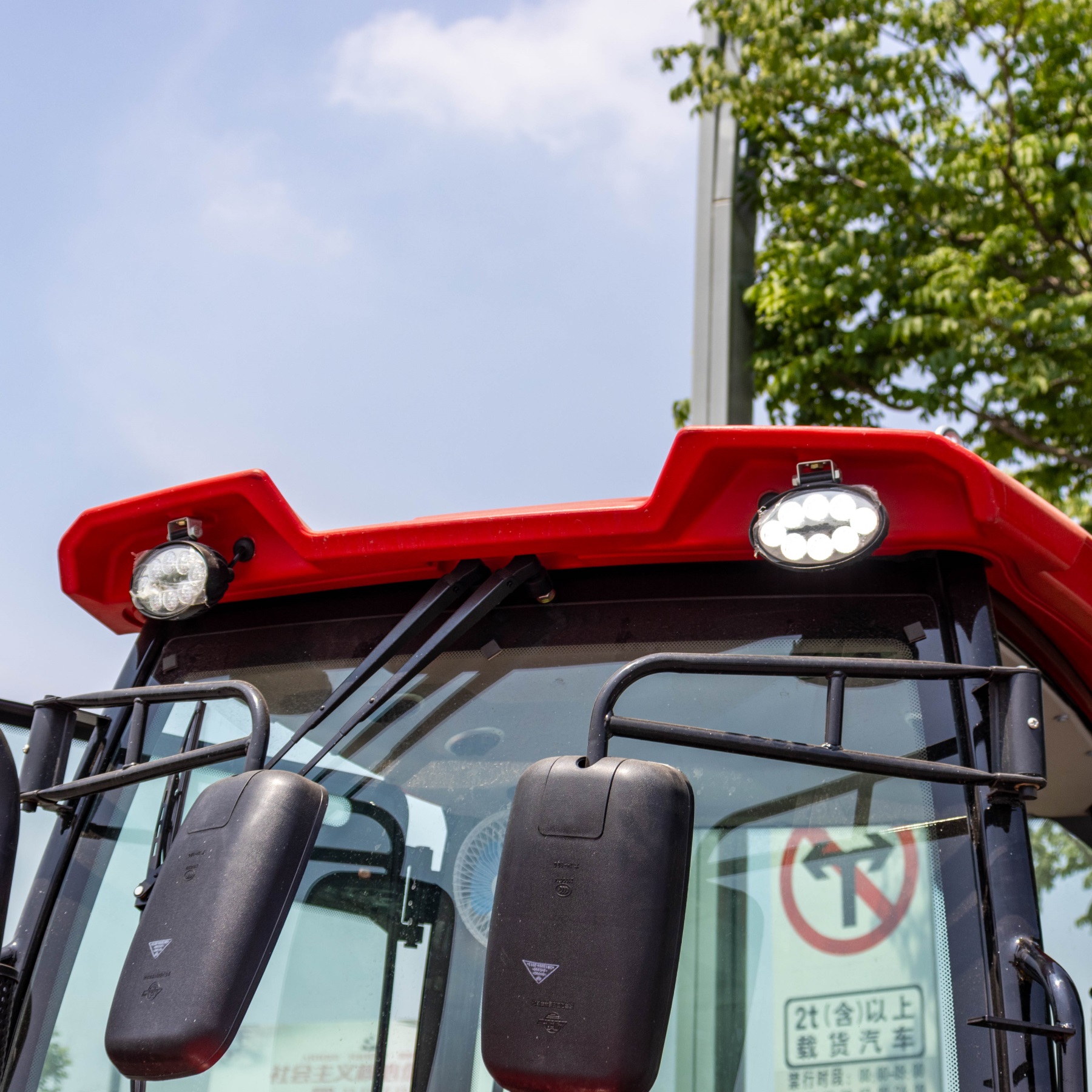 50HP Cab Agricultural Wheel Tractor Illumination -hightop